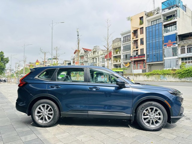 Mới ra mắt, Honda CR-V 2024 rục rịch giảm giá tại Việt Nam - Ảnh 2. Mới ra mắt, Honda CR-V 2024 rục rịch giảm giá tại Việt Nam - Ảnh 2.