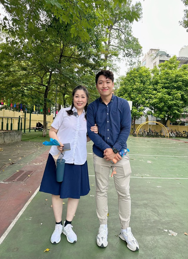 NSND Hồng Vân tham gia Chuyến xe nhan sắc để lan tỏa năng lượng tích cực - Ảnh 2. NSND Hồng Vân tham gia Chuyến xe nhan sắc để lan tỏa năng lượng tích cực - Ảnh 2.