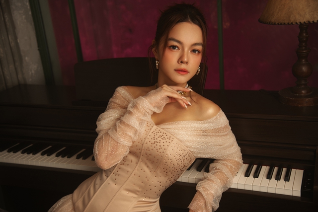 Phạm Quỳnh Anh ra mắt EP kể tiếp câu chuyện 15 năm trước - Ảnh 1. Phạm Quỳnh Anh ra mắt EP kể tiếp câu chuyện 15 năm trước - Ảnh 1.
