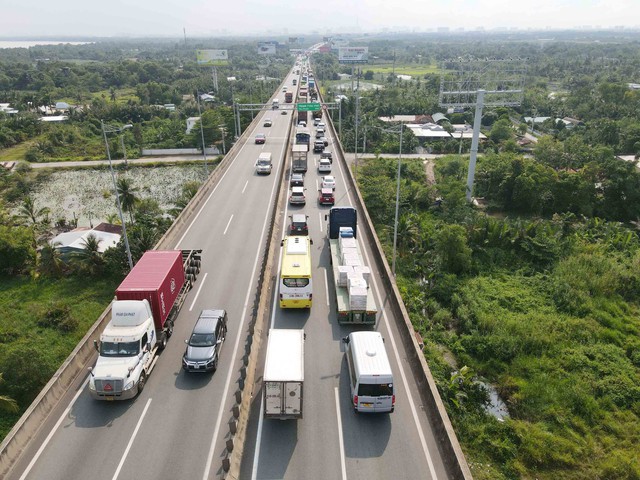 Chính phủ 'hối' Bộ GTVT trình kế hoạch xây dựng quy chuẩn đường cao tốc - Ảnh 1.