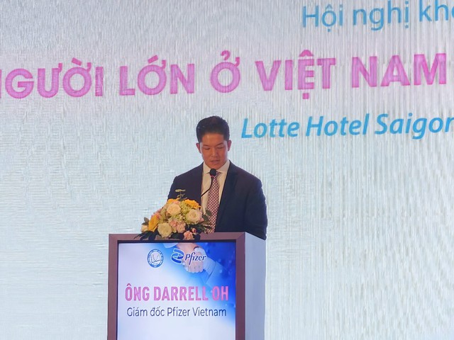 Ông Darrell Oh, Tổng giám đốc Công ty TNHH Pfizer Việt Nam chia sẻ về những nỗ lực của Pfizer tại chuỗi hội thảo