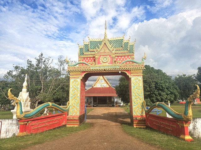 Ngôi chùa do Công ty cao su Việt Lào xây dựng tại tỉnh Champasak, Lào