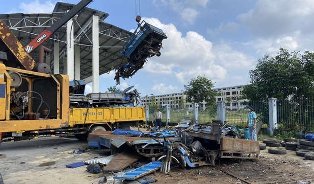 Quảng Ngãi: Tịch thu, tiêu hủy xe mô tô ba bánh không đủ điều kiện lưu thông - Ảnh 2. Quảng Ngãi: Tịch thu, tiêu hủy xe mô tô ba bánh không đủ điều kiện lưu thông - Ảnh 2.