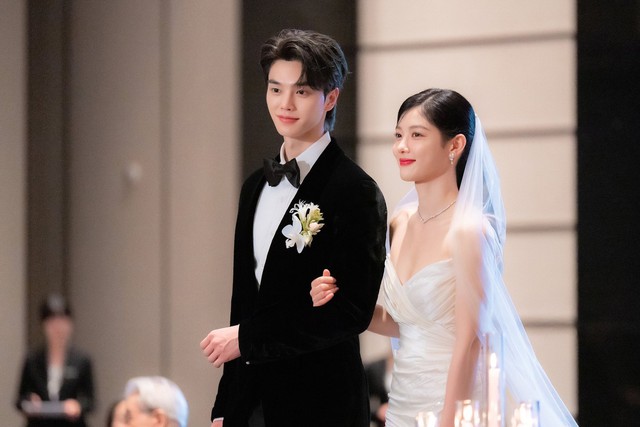 Tập 6 'Chàng quỷ của tôi': Song Kang và Kim Yoo Jung kết hôn, rating tăng mạnh - Ảnh 1.