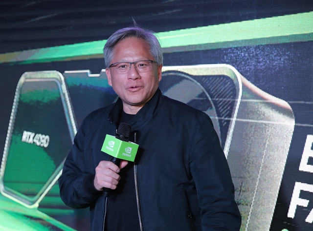 CEO Nvidia - Jessen Huang chia sẻ tại một sự kiện trong chuyến thăm Việt Nam