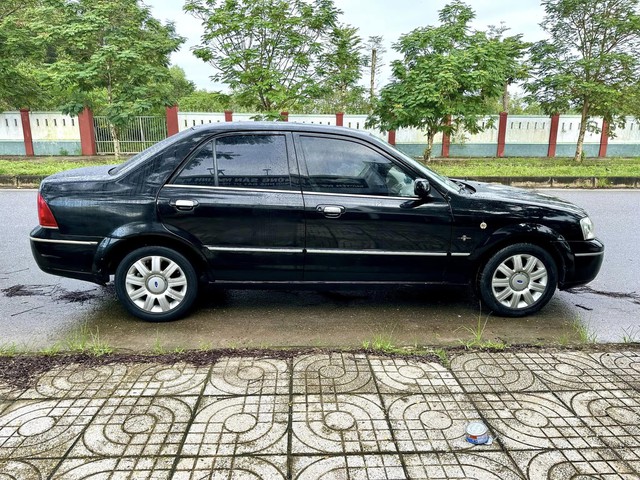 Ford Laser - sedan cũ vang bóng một thời- Ảnh 3. Ford Laser - sedan cũ vang bóng một thời- Ảnh 3.