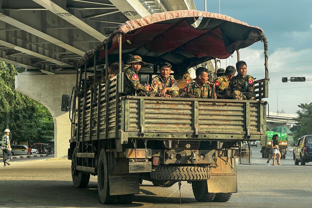 Quân đội Myanmar và phe đối lập đối thoại hòa bình - Ảnh 1.