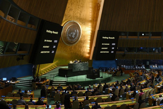 Đại hội đồng Liên Hiệp Quốc bỏ phiếu yêu cầu ngừng bắn nhân đạo ở Gaza - Ảnh 1.