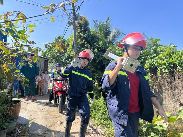 TP.HCM: Sập sàn nhà đang thi công ở Thủ Đức, có người bị mắc kẹt - Ảnh 2.