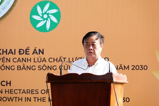 Bộ trưởng Lê Minh Hoan: Ngành lúa gạo chuyển mình để thích ứng với ‘3 biến’ - Ảnh 1.