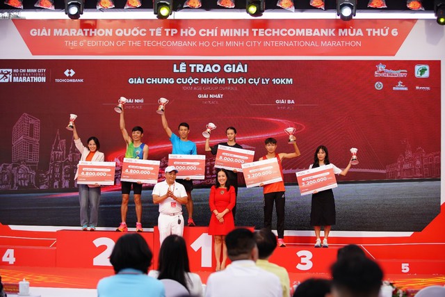 Giải Marathon Quốc tế TP.HCM Techcombank tiếp tục đạt kỷ lục với hơn 15.000 người  - Ảnh 4.