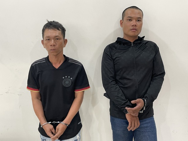 Công an bắt hai kẻ cướp tài sản người phụ nữ - Ảnh 1. Công an bắt hai kẻ cướp tài sản người phụ nữ - Ảnh 1.