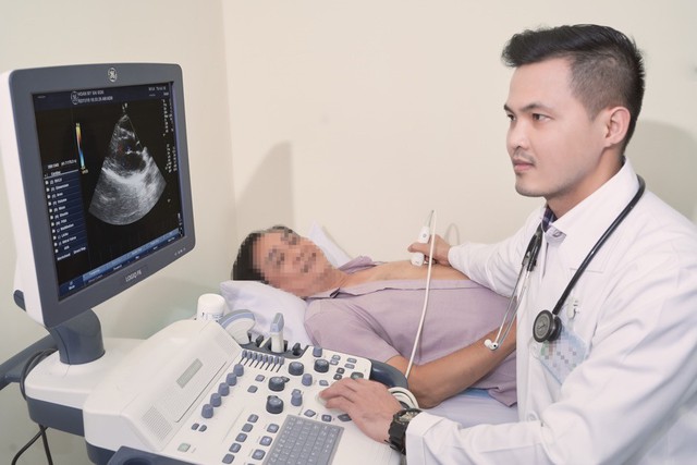 Siêu âm tim là phương pháp thăm dò, chẩn đoán tình trạng của tim dựa vào việc sử dụng sóng siêu âm tần số cao (Ảnh: BV HMSG)