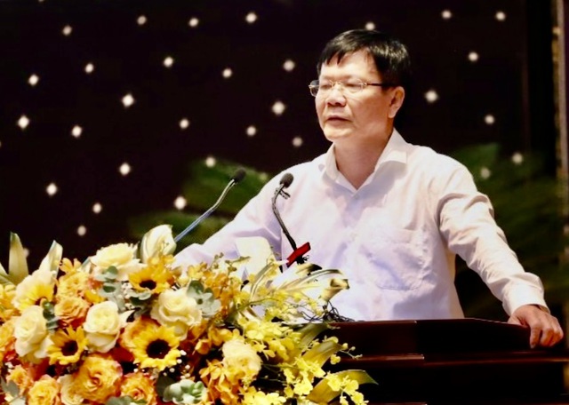 GS.TS Nguyễn Quang Thuấn phát biểu tham luận tại hội thảo - Ảnh: Đ.T