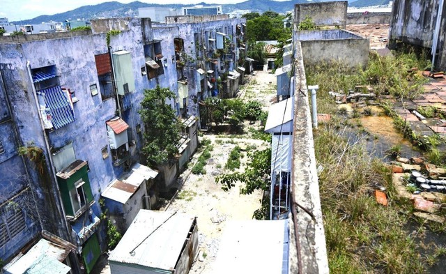 HĐND TP.Đà Nẵng: Chất vấn gay gắt vì 2.000 dân phải sống trong chung cư hết hạn - Ảnh 1.