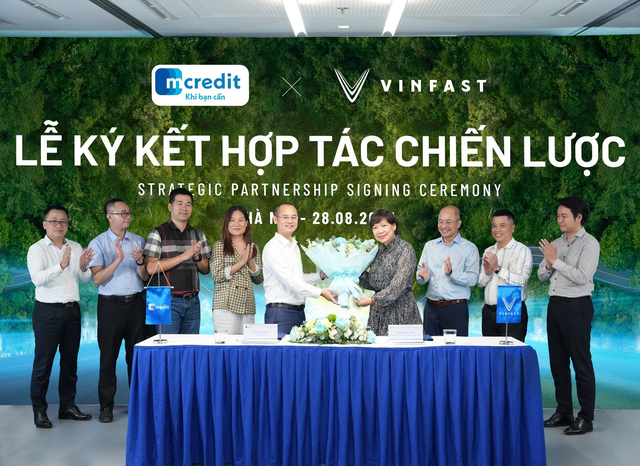 Mcredit xuất sắc lọt Top 500 doanh nghiệp lớn nhất Việt Nam - Ảnh 1.