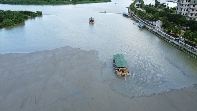 Vụ bùn làm nghẽn sông ở Bình Định: Phải chụp ảnh khắc phục báo cáo hàng ngày - Ảnh 2.