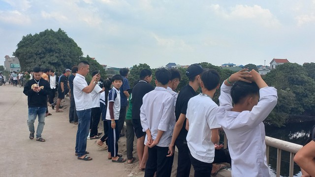 Phát hiện thi thể nghi của 2 bé gái sau khi phát hiện người bố tử vong - Ảnh 2. Phát hiện thi thể nghi của 2 bé gái sau khi phát hiện người bố tử vong - Ảnh 2.
