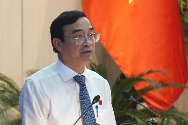Chủ tịch UBND TP.Đà Nẵng nói phương án di dời dân ra khỏi chung cư chờ sập - Ảnh 1.