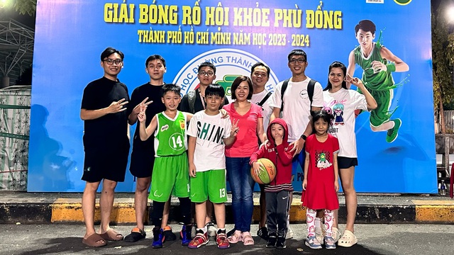 Sao bóng rổ Việt Nam tranh thủ làm thêm để thỏa đam mê - Ảnh 2.