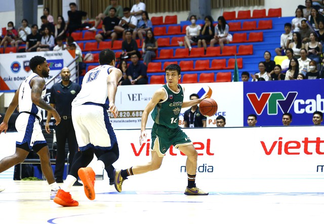 Sao bóng rổ Việt Nam tranh thủ làm thêm để thỏa đam mê - Ảnh 1.