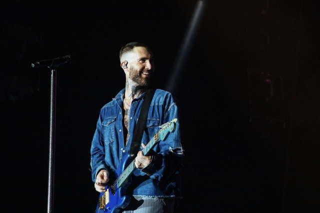 Maroon 5 đến Phú Quốc, chuẩn bị cho đêm nhạc hội hoành tráng - Ảnh 3.