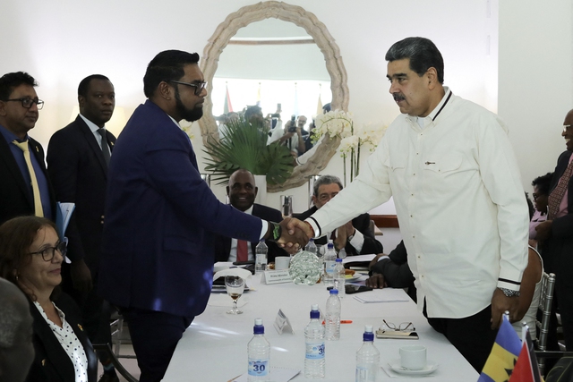 Venezuela và Guyana đồng ý không dùng vũ lực trong tranh chấp lãnh thổ - Ảnh 1.