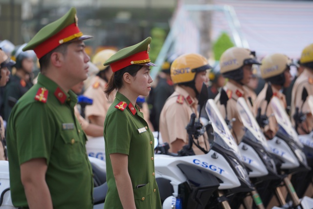 Công an TP.HCM ra quân tấn công trấn áp tội phạm dịp Tết Nguyên đán 2024 - Ảnh 2.