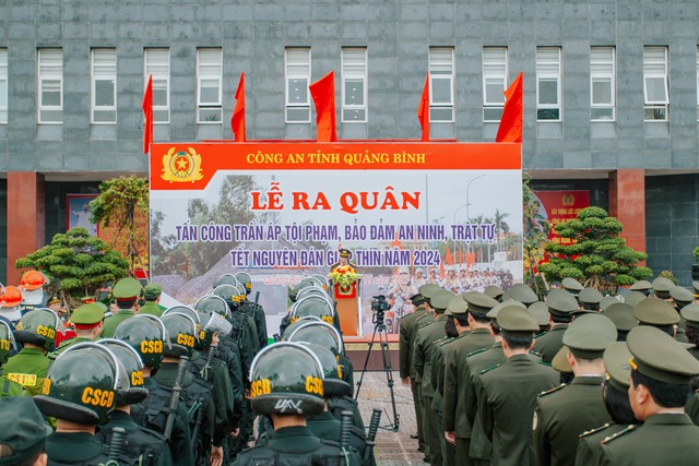 Công an tỉnh Quảng Bình ra quân trấn áp tội phạm dịp Tết nguyên đán 2024 - Ảnh 1.