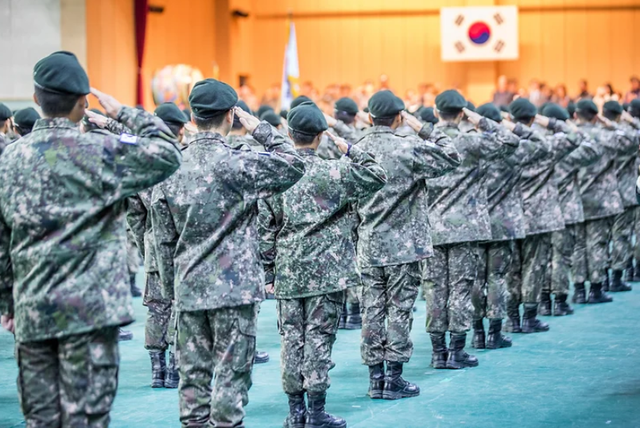 Béo phì không còn là cái cớ để trốn nghĩa vụ quân sự Hàn Quốc  - Ảnh 1.