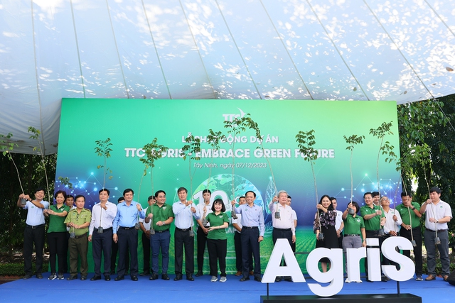 TTC AgriS phát động Dự án TTC AgriS &quot;10 triệu cây xanh - Kiến tạo tương lai xanh&quot; tại Tây Ninh dưới sự chứng kiến của đại diện chính quyền địa phương
