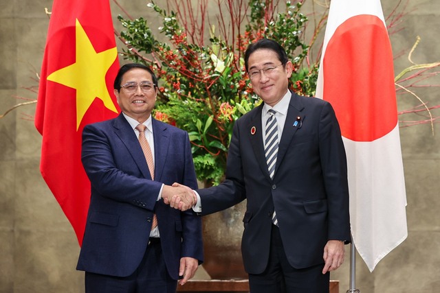 Thủ tướng đề nghị Nhật hỗ trợ vốn ODA làm đường sắt tốc độ cao - Ảnh 1.