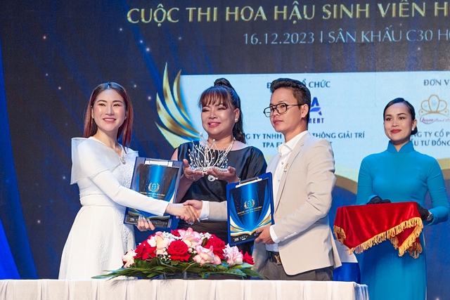 Tân Hoa hậu sinh viên Hòa bình Việt Nam phải giỏi tiếng Anh   - Ảnh 1.