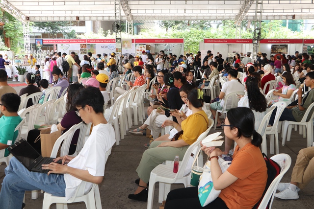 Hàng trăm người đi tìm hiểu, thưởng thức món ăn, sản phẩm thuần chay - Ảnh 9.