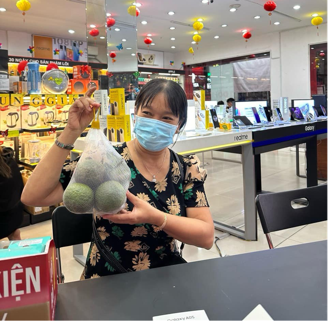FPT Shop triển khai chiến dịch ủng hộ cam nhà vườn miền Tây - Ảnh 2. FPT Shop triển khai chiến dịch ủng hộ cam nhà vườn miền Tây - Ảnh 2.