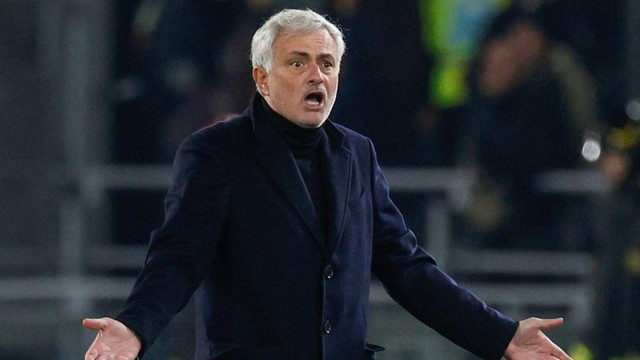 AS Roma thua trận, HLV Mourinho khiến cầu thủ đồng hương ‘sốc’ - Ảnh 2.