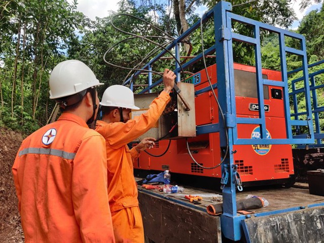 Đảm bảo cung cấp điện cho dịp lễ cuối năm - Ảnh 2. Đảm bảo cung cấp điện cho dịp lễ cuối năm - Ảnh 2.