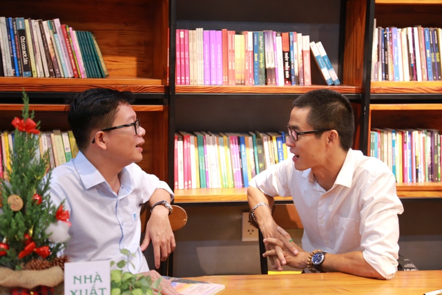 Nhà thơ Nguyễn Phong Việt kể chuyện 'chúng ta sống để lắng nghe' - Ảnh 4. Nhà thơ Nguyễn Phong Việt kể chuyện 'chúng ta sống để lắng nghe' - Ảnh 4.