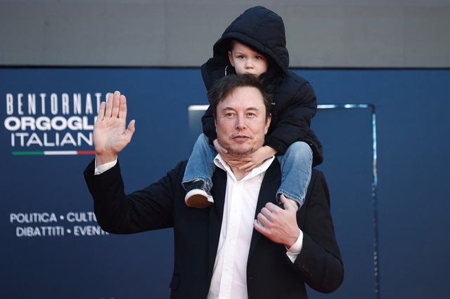 Tỉ phú Elon Musk nói không nên 'quỷ hóa' dầu mỏ và khí đốt - Ảnh 1.