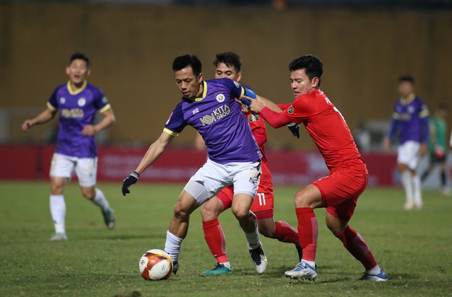Bảng xếp hạng V-League mới nhất hôm nay: CLB Hà Nội trở lại cuộc đua  - Ảnh 1.