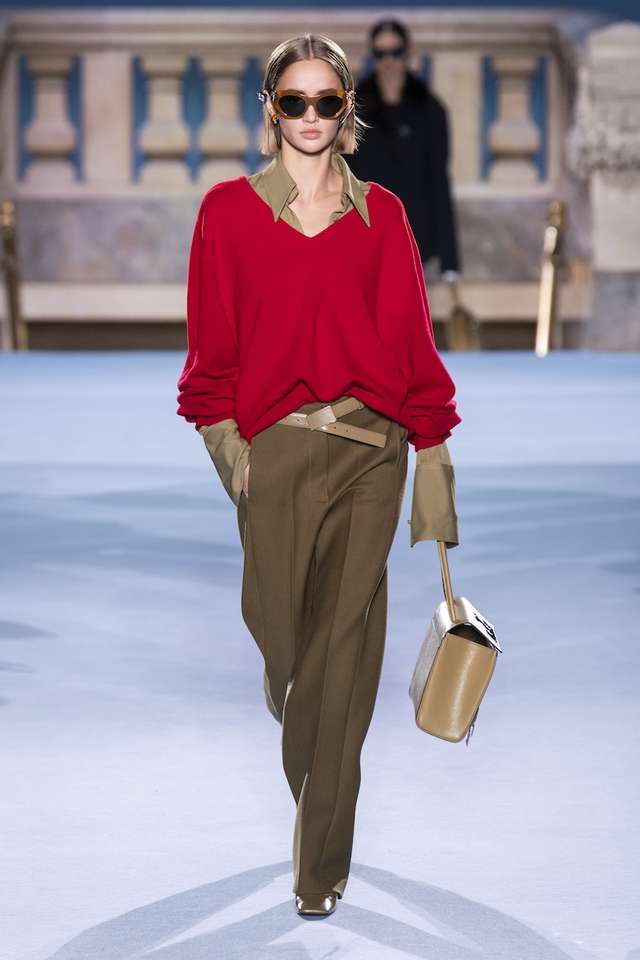 Quần tây, quần sọc mix áo màu trung tính, set đồ đôi tối giản cho mùa đông  - Ảnh 3.