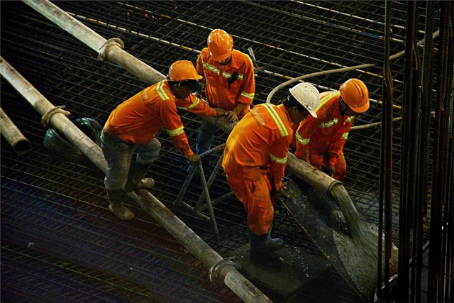 Tặng 17.000 phần quà tết cho công nhân lao động xa nhà - Ảnh 1. Tặng 17.000 phần quà tết cho công nhân lao động xa nhà - Ảnh 1.