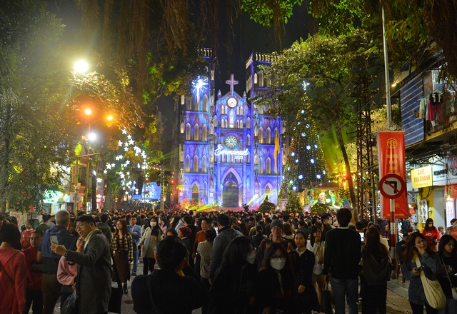 Miền Bắc đón rét đỉnh điểm đúng đêm Noel, có nơi dưới 0 độ C - Ảnh 1. Miền Bắc đón rét đỉnh điểm đúng đêm Noel, có nơi dưới 0 độ C - Ảnh 1.