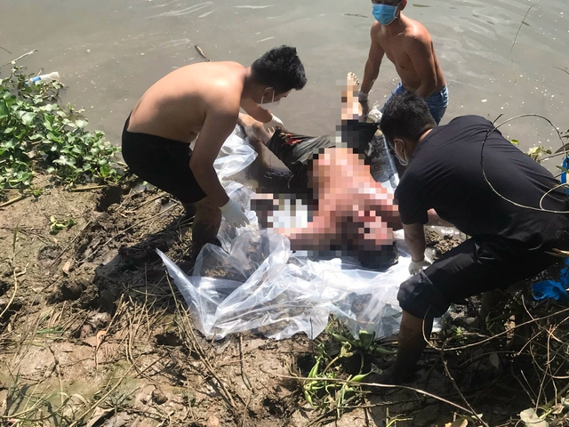 Phát hiện thi thể người đàn ông ở bờ sông TP.Thủ Đức - Ảnh 1.