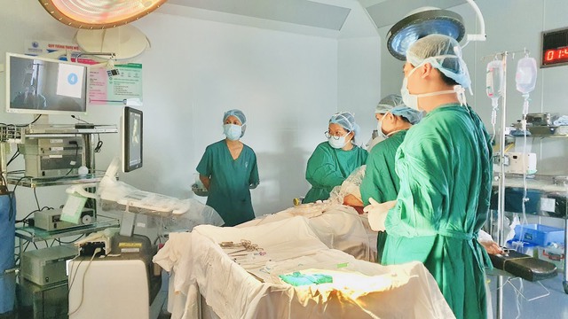Sản phụ từ Bắc Giang vào TP.HCM can thiệp bào thai với hy vọng cứu được con - Ảnh 2.