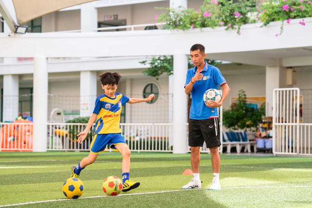 Môi trường Câu Lạc Bộ sôi nổi: Bệ phóng giúp học sinh Royal School nổi bật - Ảnh 1.