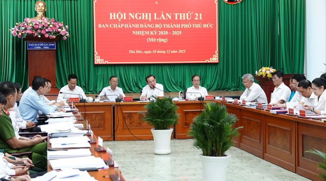 Bí thư Nguyễn Văn Nên: 'Không đòi hỏi thu đủ ngân sách bằng bất cứ giá nào' - Ảnh 2. Bí thư Nguyễn Văn Nên: 'Không đòi hỏi thu đủ ngân sách bằng bất cứ giá nào' - Ảnh 2.
