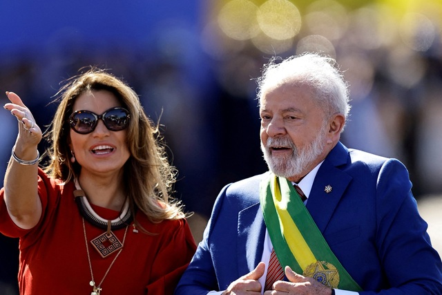 Vợ Tổng thống Brazil sẽ kiện X sau vụ tài khoản xuất hiện lời lẽ tục tĩu - Ảnh 1.