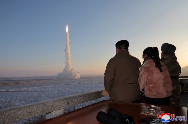 Triều Tiên xác nhận phóng tên lửa để 'đáp trả quyết định sai lầm của Mỹ' - Ảnh 2.