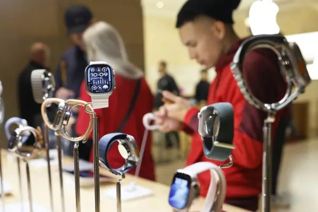Ông Joe Biden từ chối phủ quyết, Apple Watch bắt đầu bị cấm bán ở Mỹ- Ảnh 1. Ông Joe Biden từ chối phủ quyết, Apple Watch bắt đầu bị cấm bán ở Mỹ- Ảnh 1.